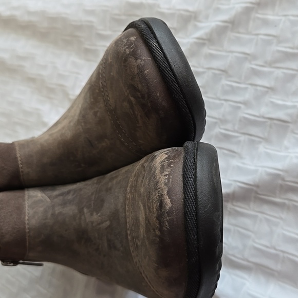 UGG ATTELL WATERPROOF LEATHER BOOTIE MOLE - Picture 8 of 8